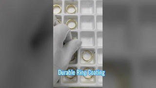 Bague en acier inoxydable avec revêtement sous vide